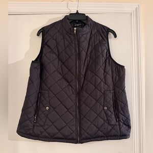 Women's Quilted Vest in Dark Gray